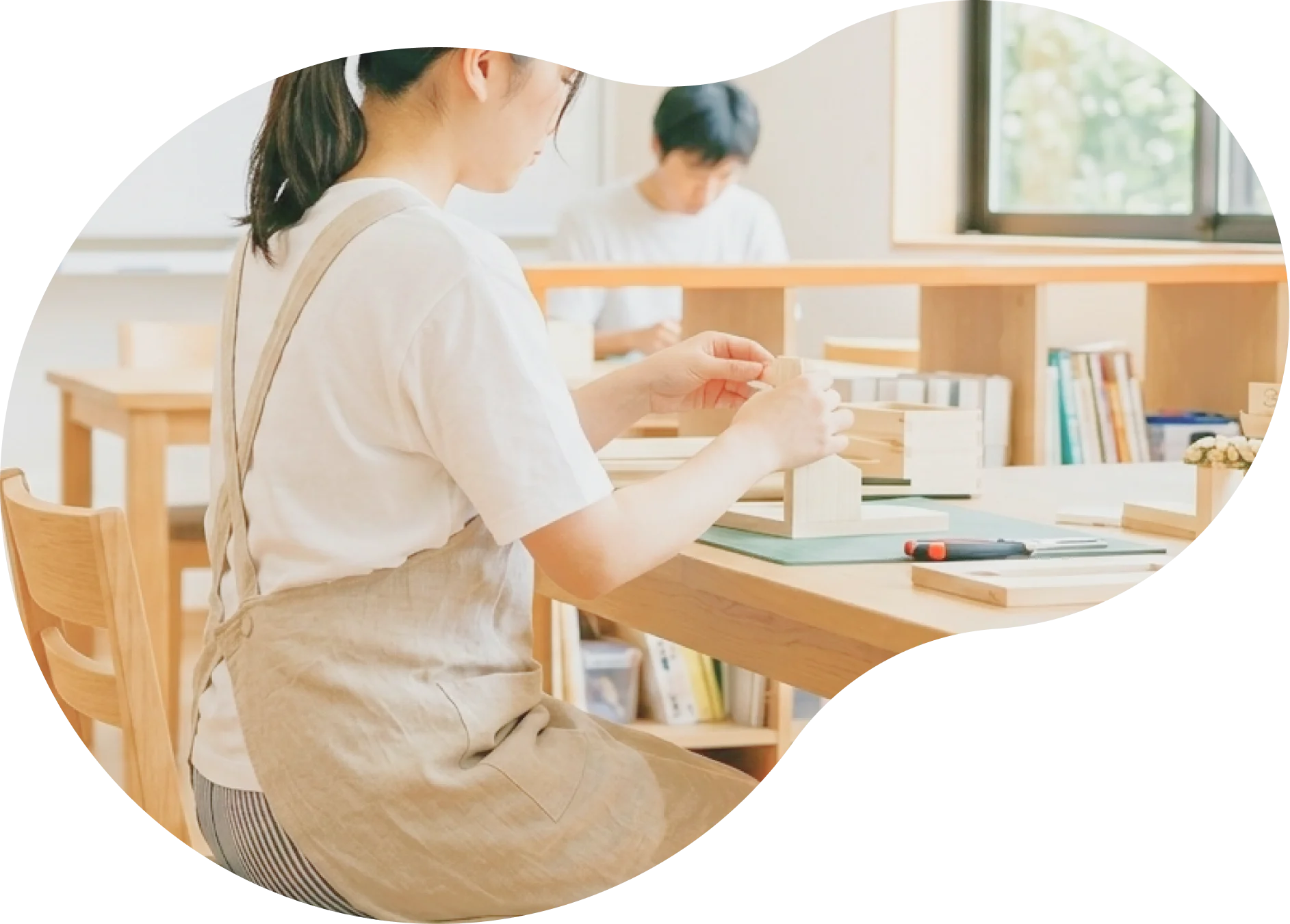 むすびとでの作業風景